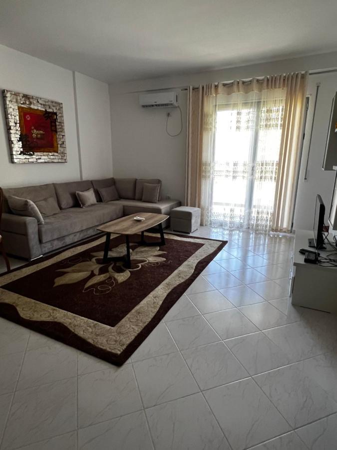 Appartamento Laura Con Vista Lungomare Vlore Luaran gambar